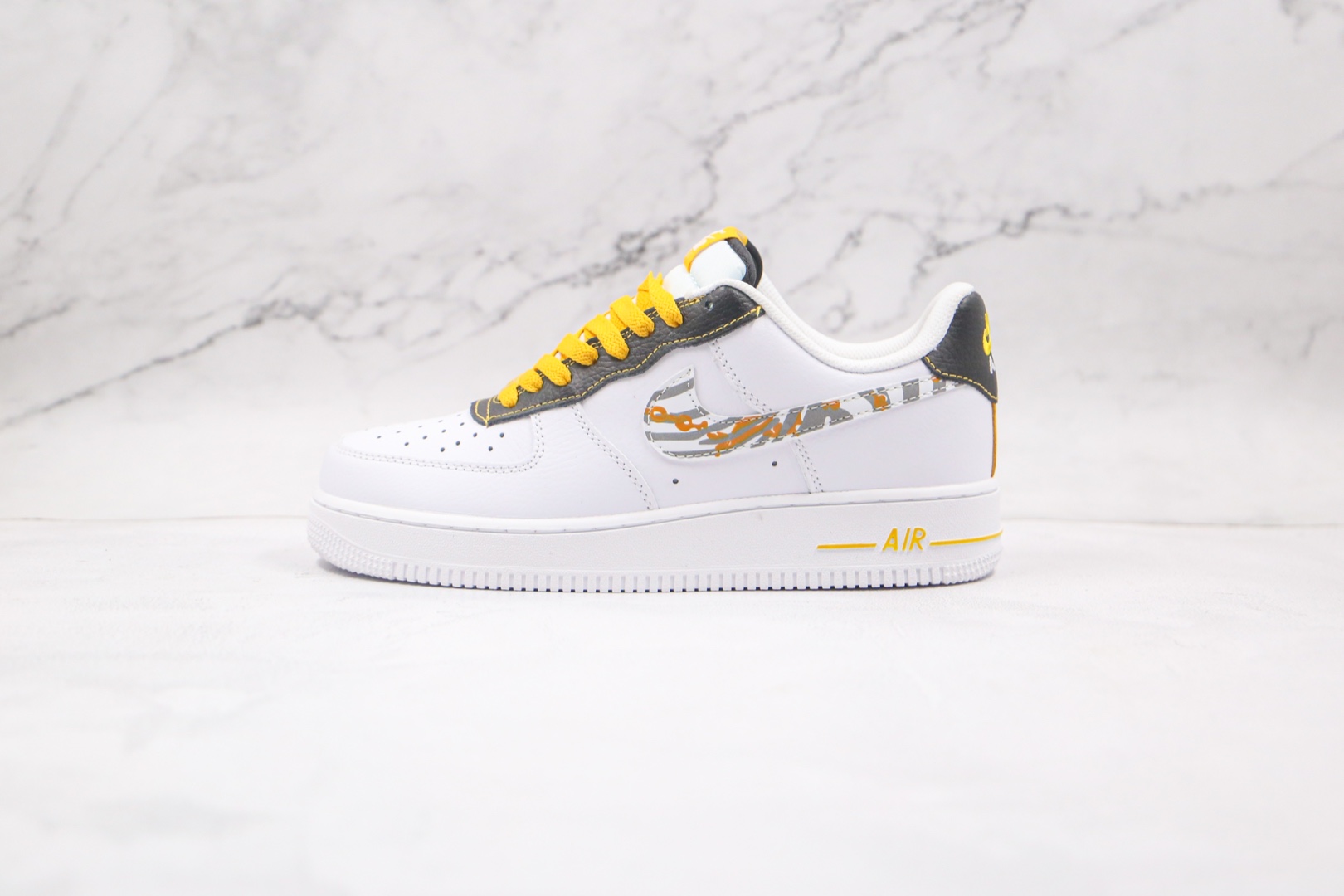 耐克nike air force 1 low纯原版本低帮空军一号白黄反光斑马纹路板鞋