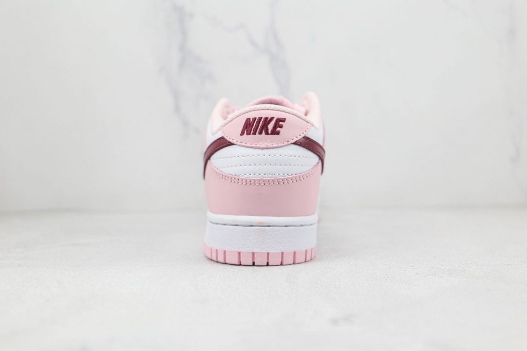 5,39,40耐克nike wmne sb dunk low gswhite pink red情人节樱花粉白